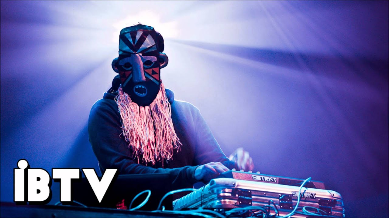 SBTRKT - Hold On (Radio 1 Live Lounge)