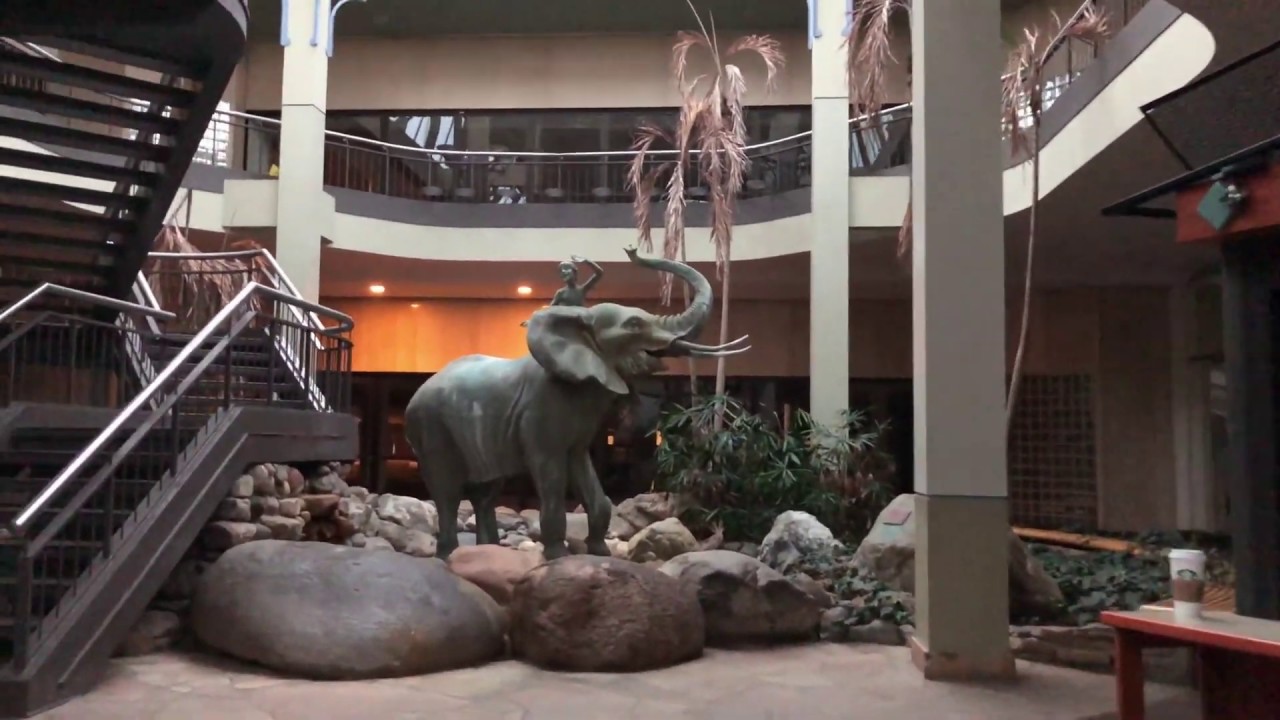 Burlington Center Mall - Burlington, NJ - Part II - A Deadmalls.com Presentation