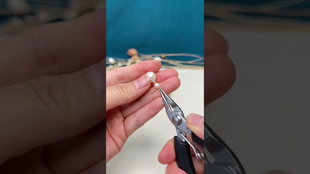 DIY ultra facile de boucles d&rsquo;oreilles en perles &ndash; Chic & Classique #BouclesPerles  #PearlEarrings