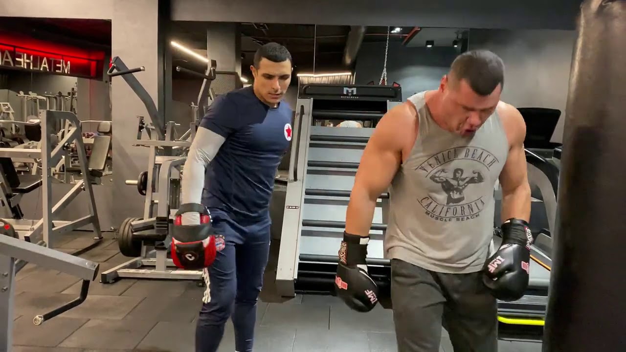Yumruk Atmayı Seviyorum