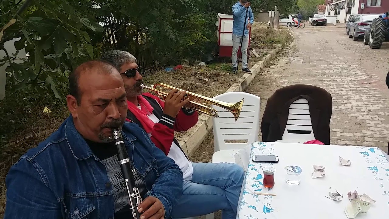 Bergama halayı - klarnet ferit trombet aydın  davul selçuk