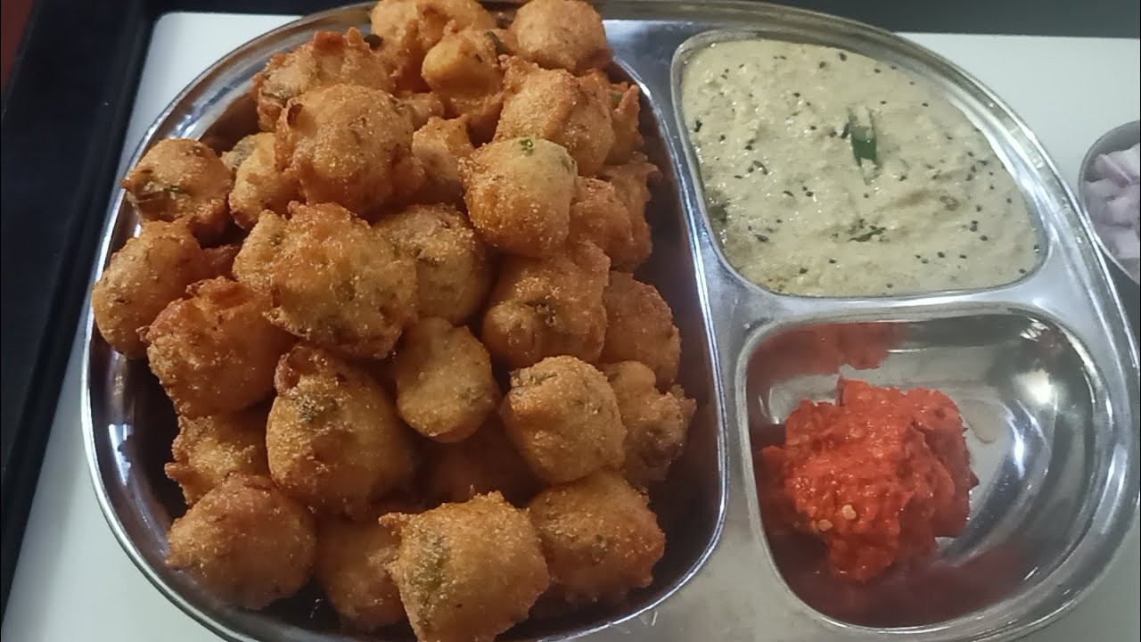 దోసపిండి ఉప్మా రవ్వ తోటి👉క్రిప్సీ బోండాలు😋|Dhosa Batter Sujji Bonda Recipe In Telugu👌