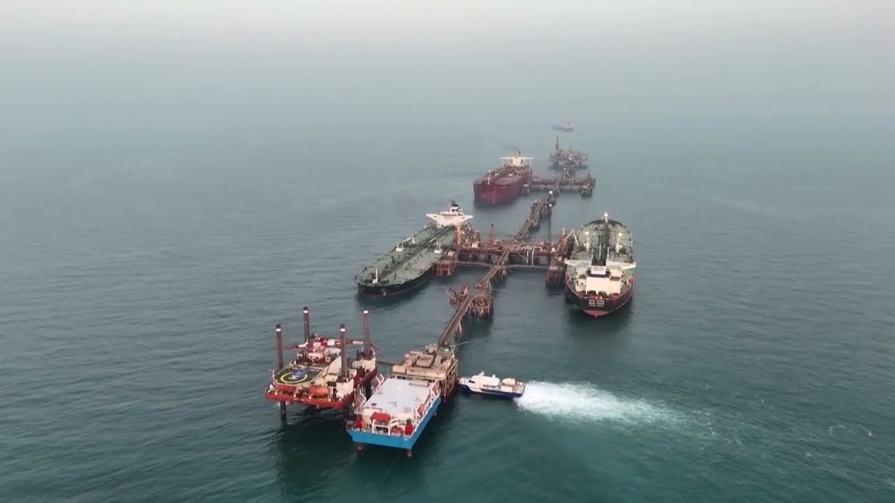 Ирак объявил форс-мажор на нефтяных месторождениях из-за перебоев в работе Ормузского пролива.