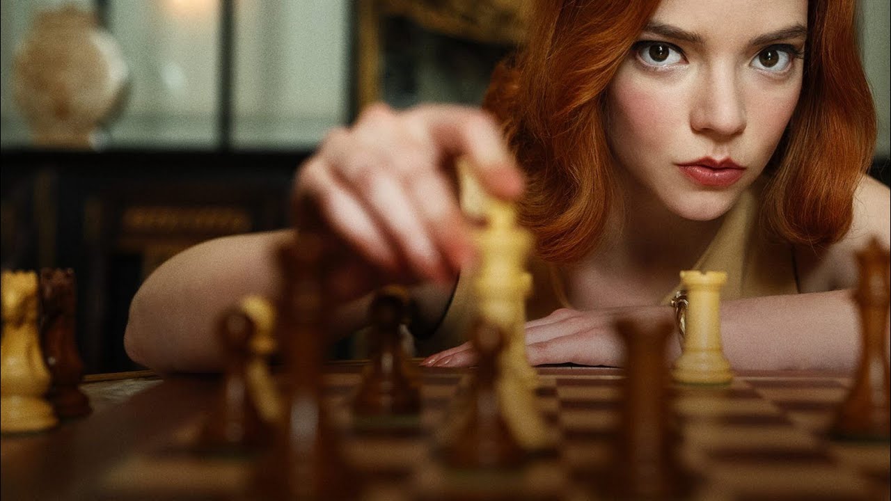 بالرغم من طفولتها البائسة إلا إنها بتكون أفضل لاعبة شطرنج في العالم.. ملخص مسلسل queens gambit