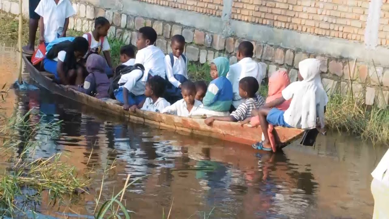 uvira : le calvaire des élèves après innondation de leur école