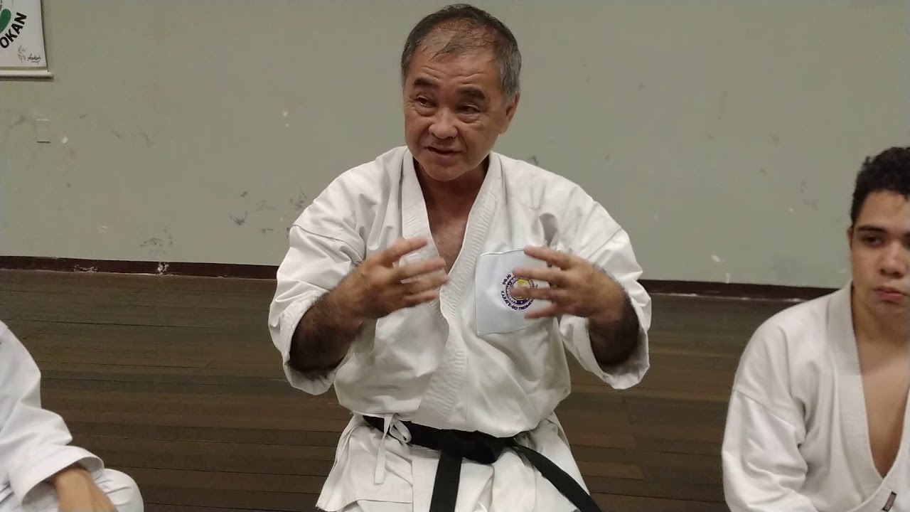 KARATE TRIDIMENSIONAL PARA A VIDA.   Arakaki Sensei