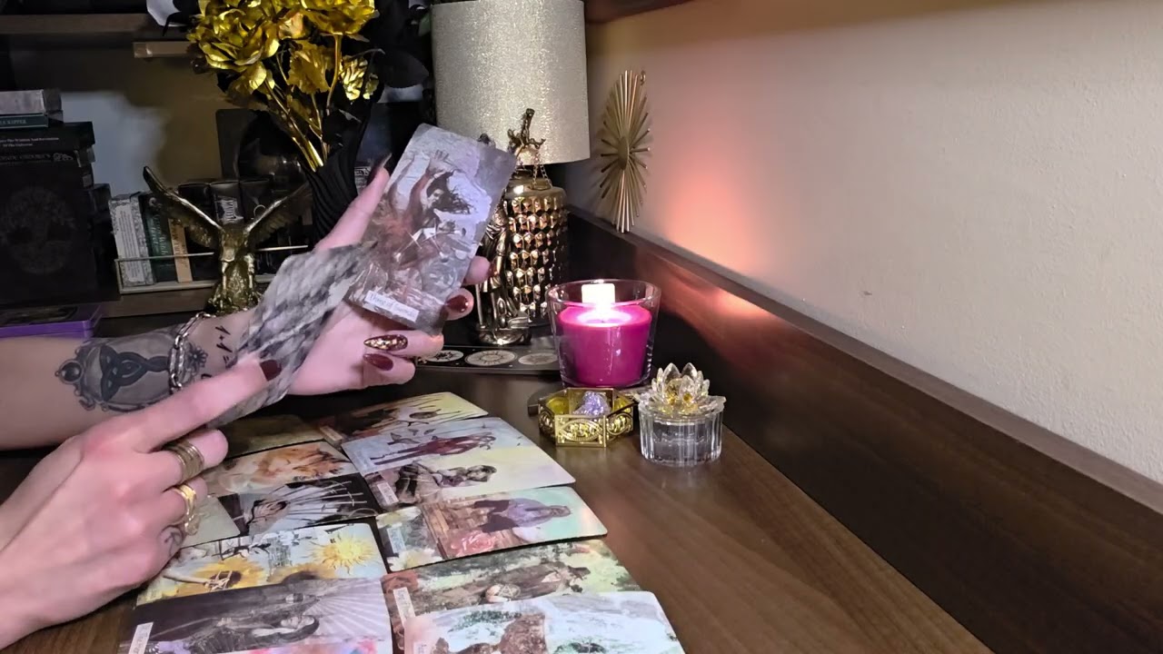 Ce îți ascunde viața ??? Citire specială pentru tine in tarot  🔮 