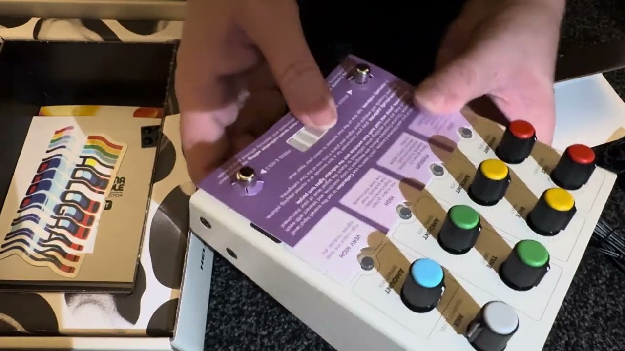Nostalgiaudio 4K Unboxing Hologram Chroma Console UK Version