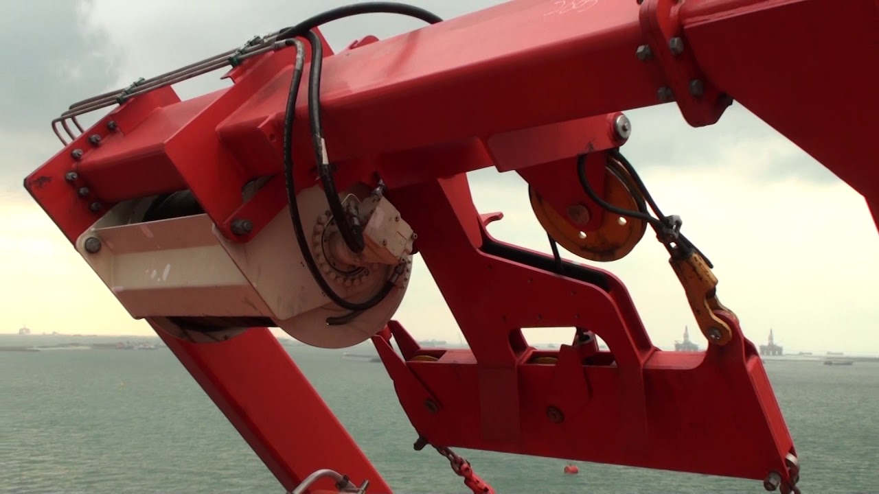 Norsafe-FFLB-Launching-In-Sea.