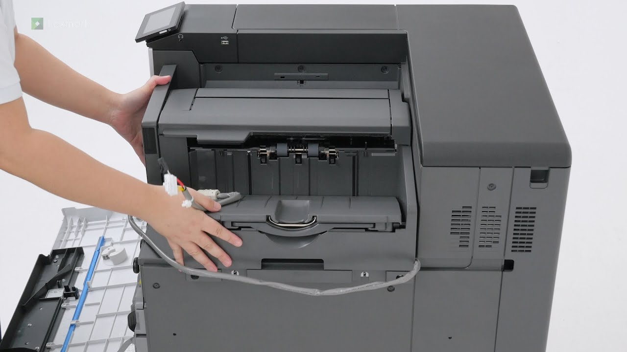 CS943/CX942/CX943/CX944/XC9445/XC9455/XC9465&mdash;Installing the 500-sheet staple offset finisher