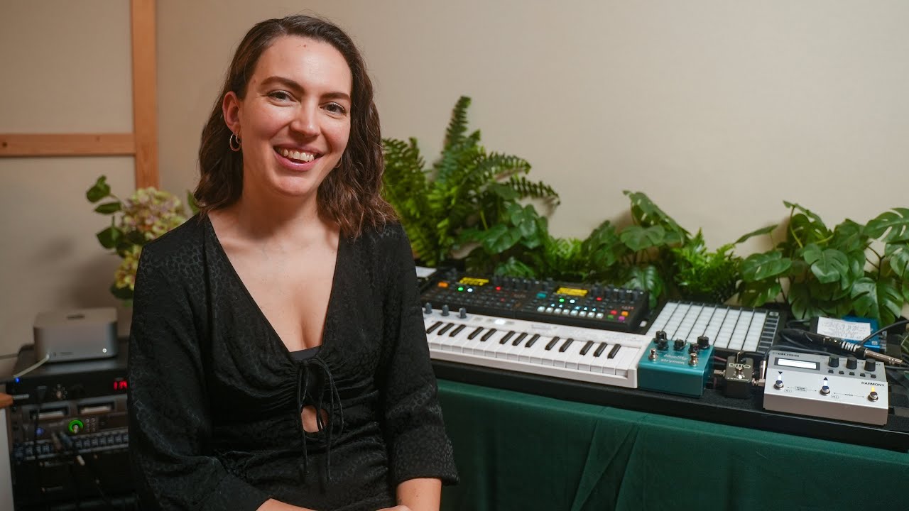 Diving into the unknown // How Drum & Lace uses Digitakt to take her live setup to a new level.