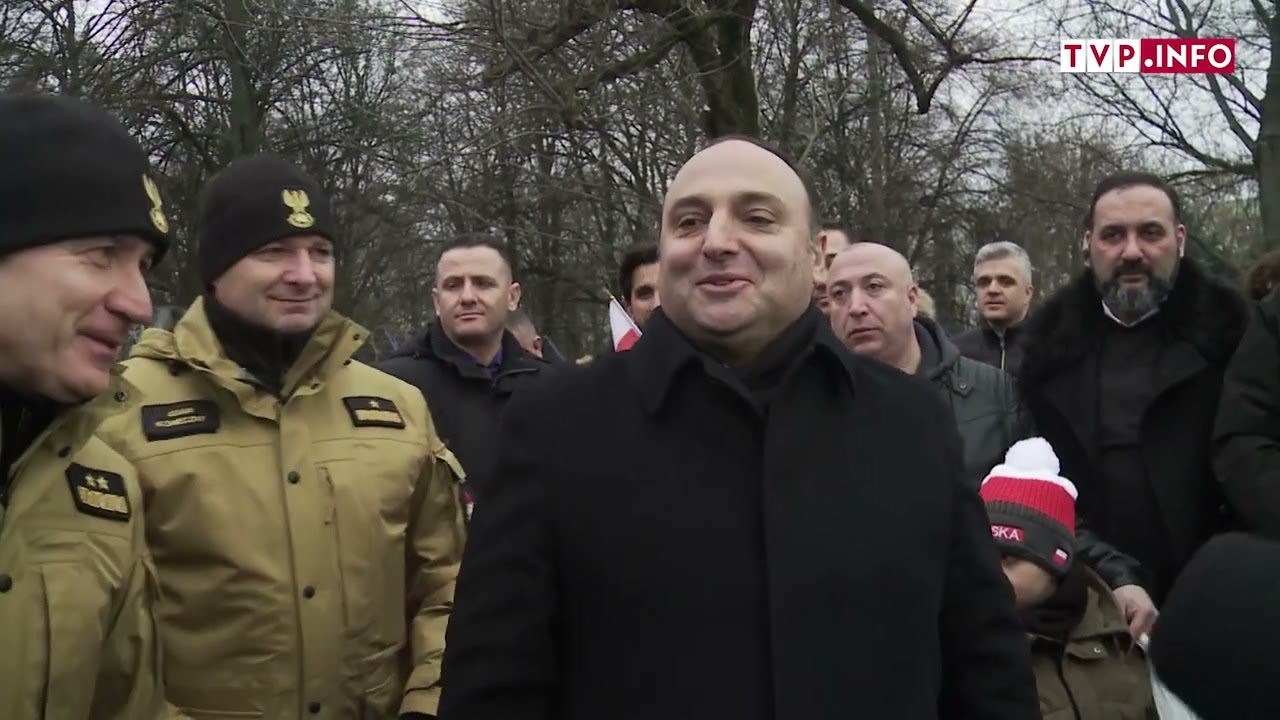 Polscy strażacy wrócili z Turcji. Dostali owacje od Turków mieszkających w Polsce