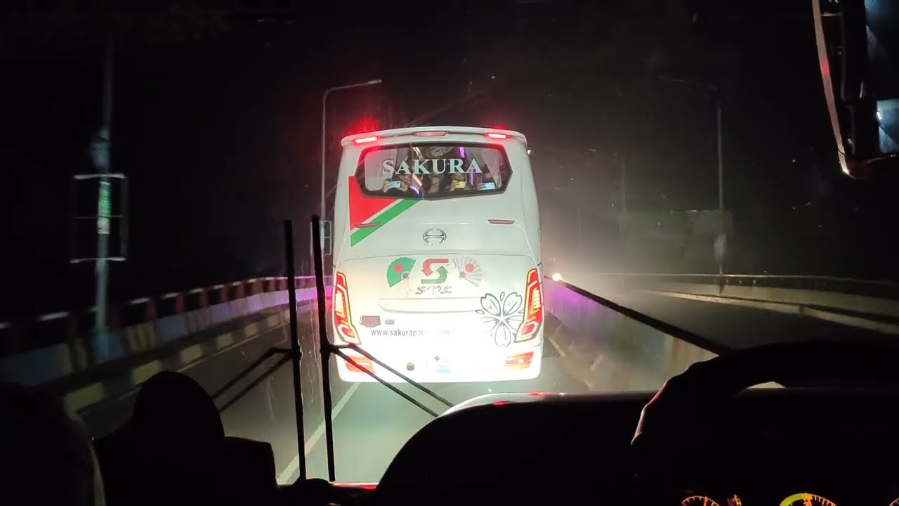 সাকুরা বাসের লড়াই রেস ওভারটেক | Jubayer Mahmud | Sakura 2304 vs 2306 #foryou #travel #racing #bus