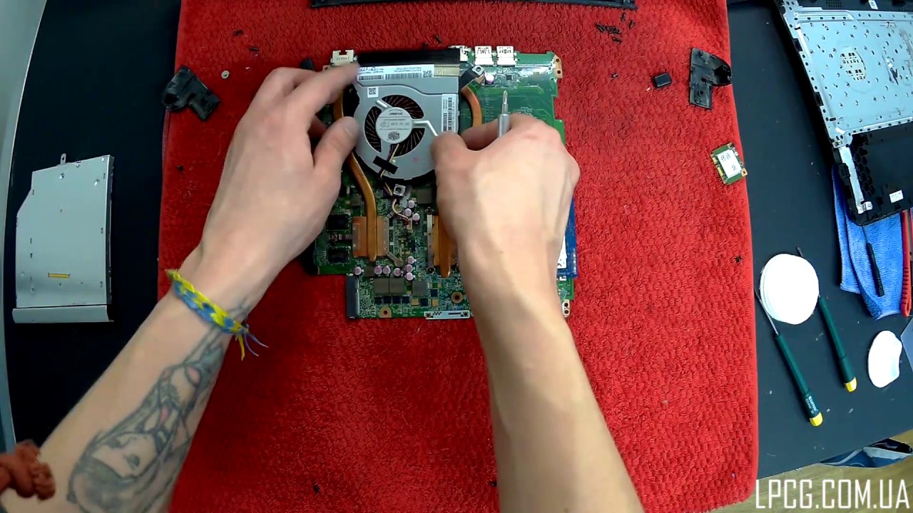 Как разобрать и почистить ноутбук HP Pavilion 15-p032er