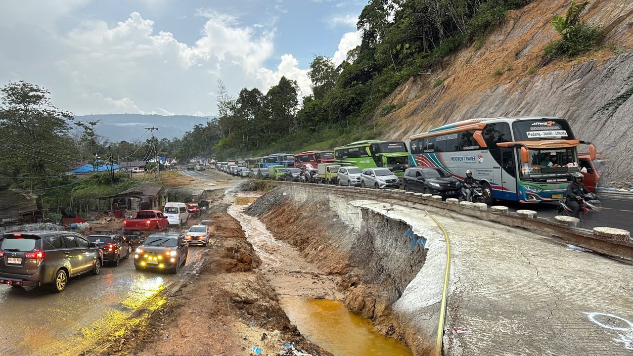 PETANG INI HUJAN‼️INFO MUDIK BATU JOMBA H-4 || PEMUDIK MULAI RAMAI MESKI RAWAN KEMACETAN!