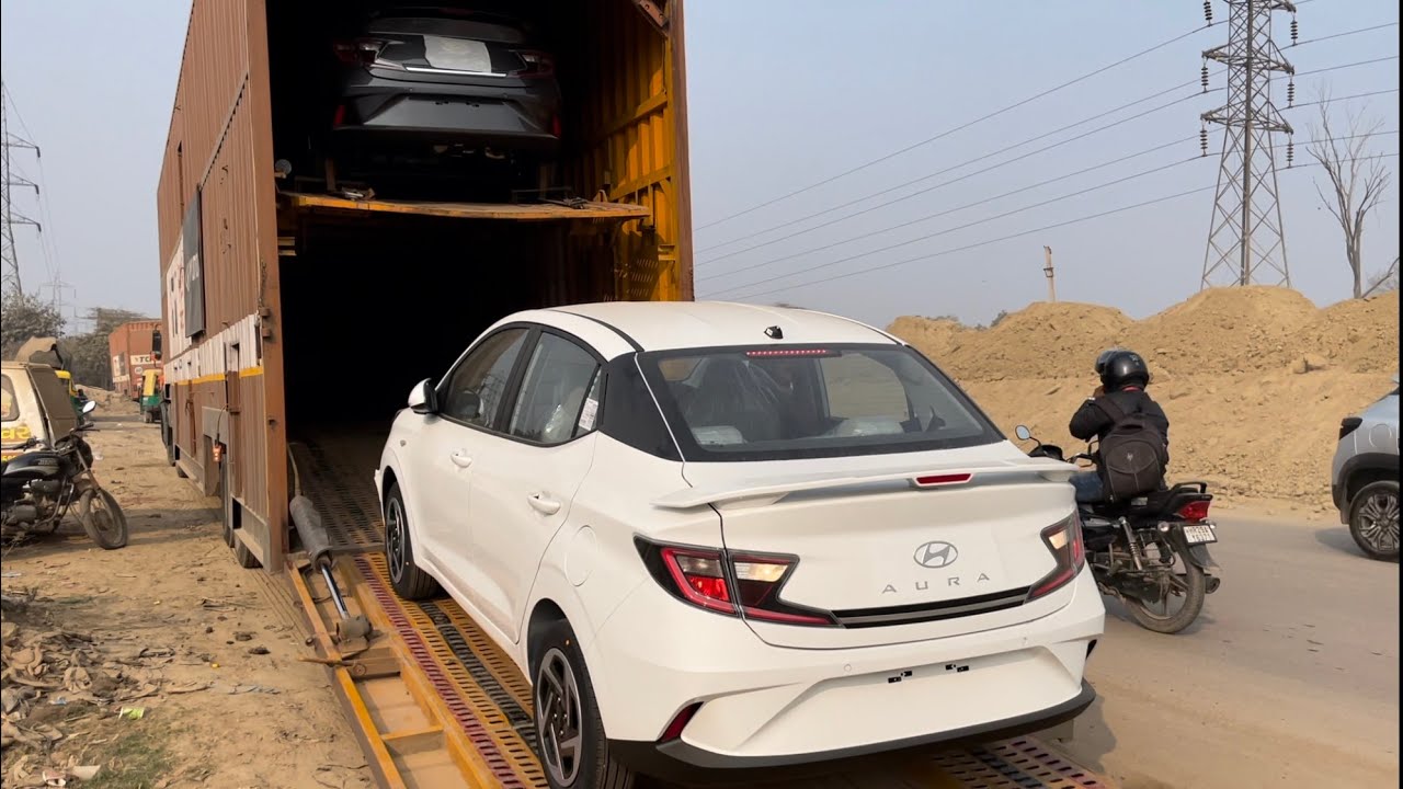 Hyundai Aura Facelift 2023 Unloading From Truck(First Time On YouTube)