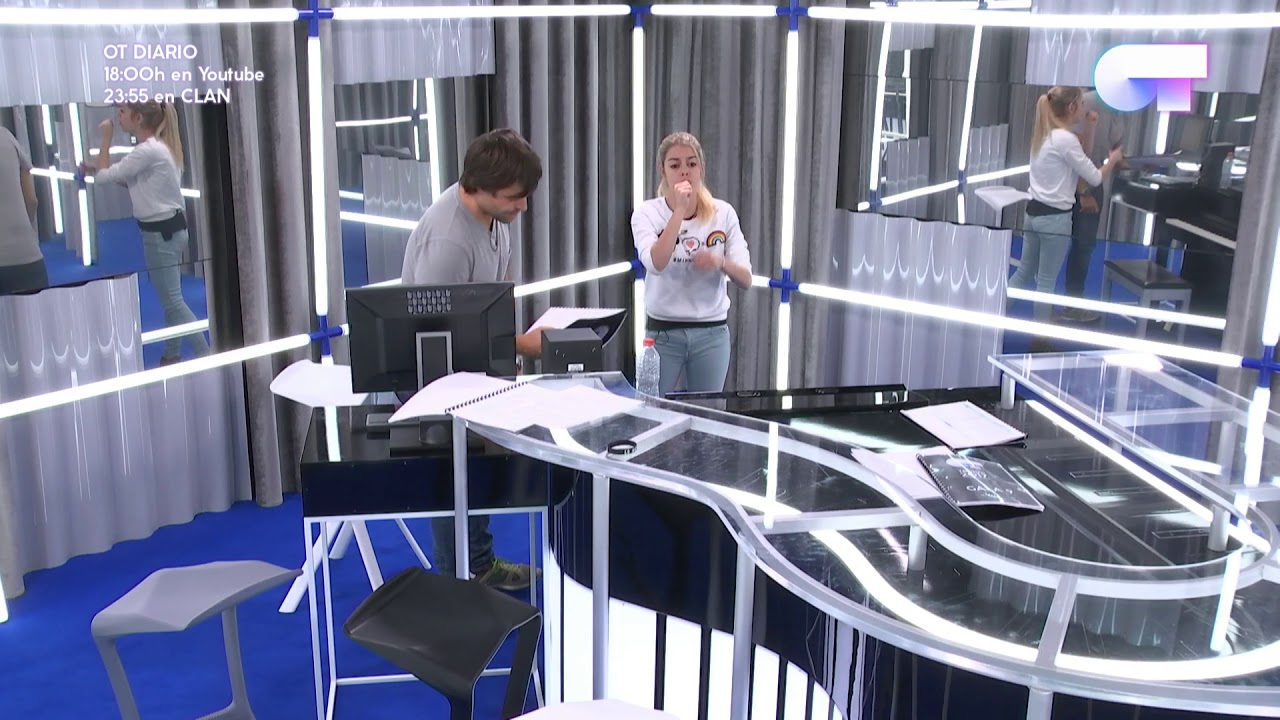 Nerea le canta 