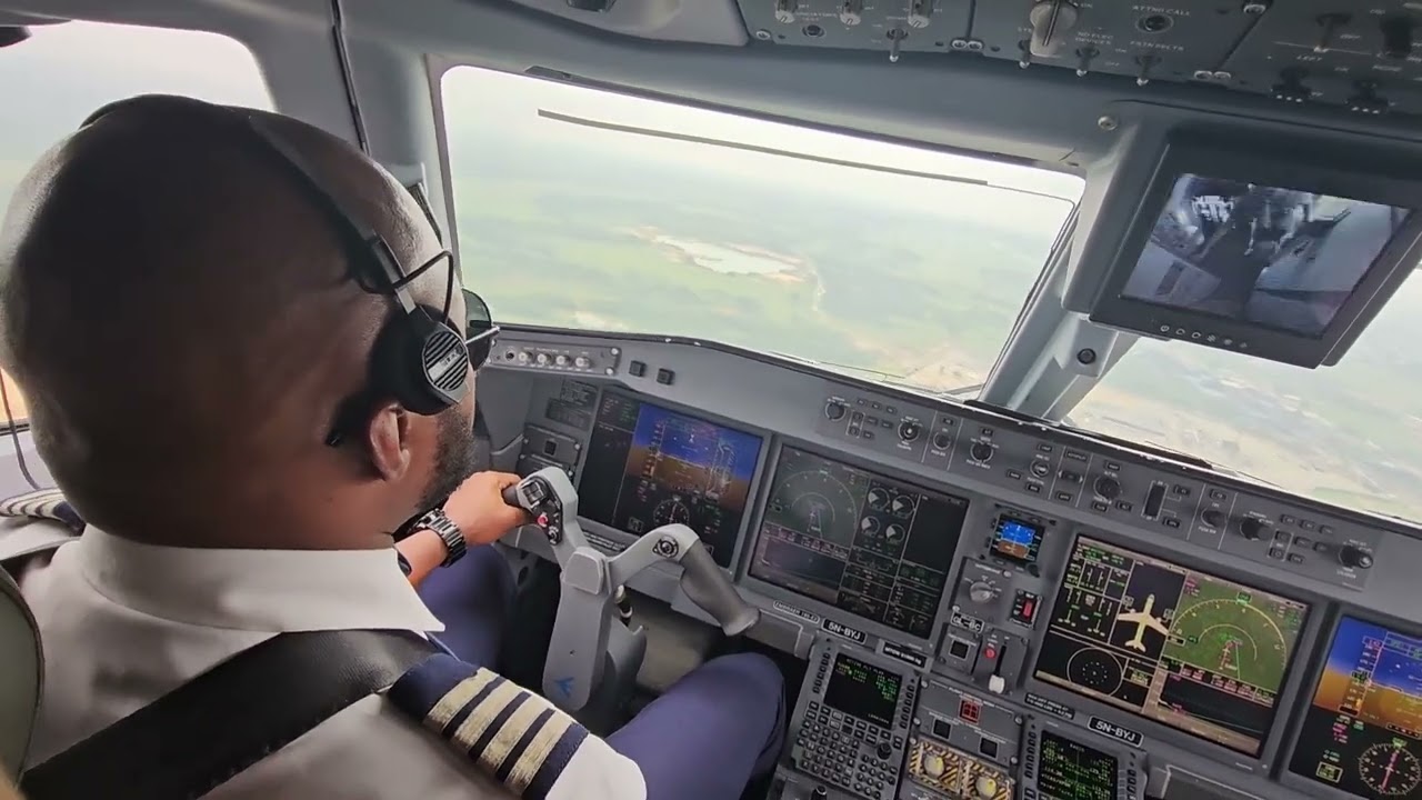 Airpeace Embraer E195-E2 Landing into Osubi(Warri) DNSU AirPort…