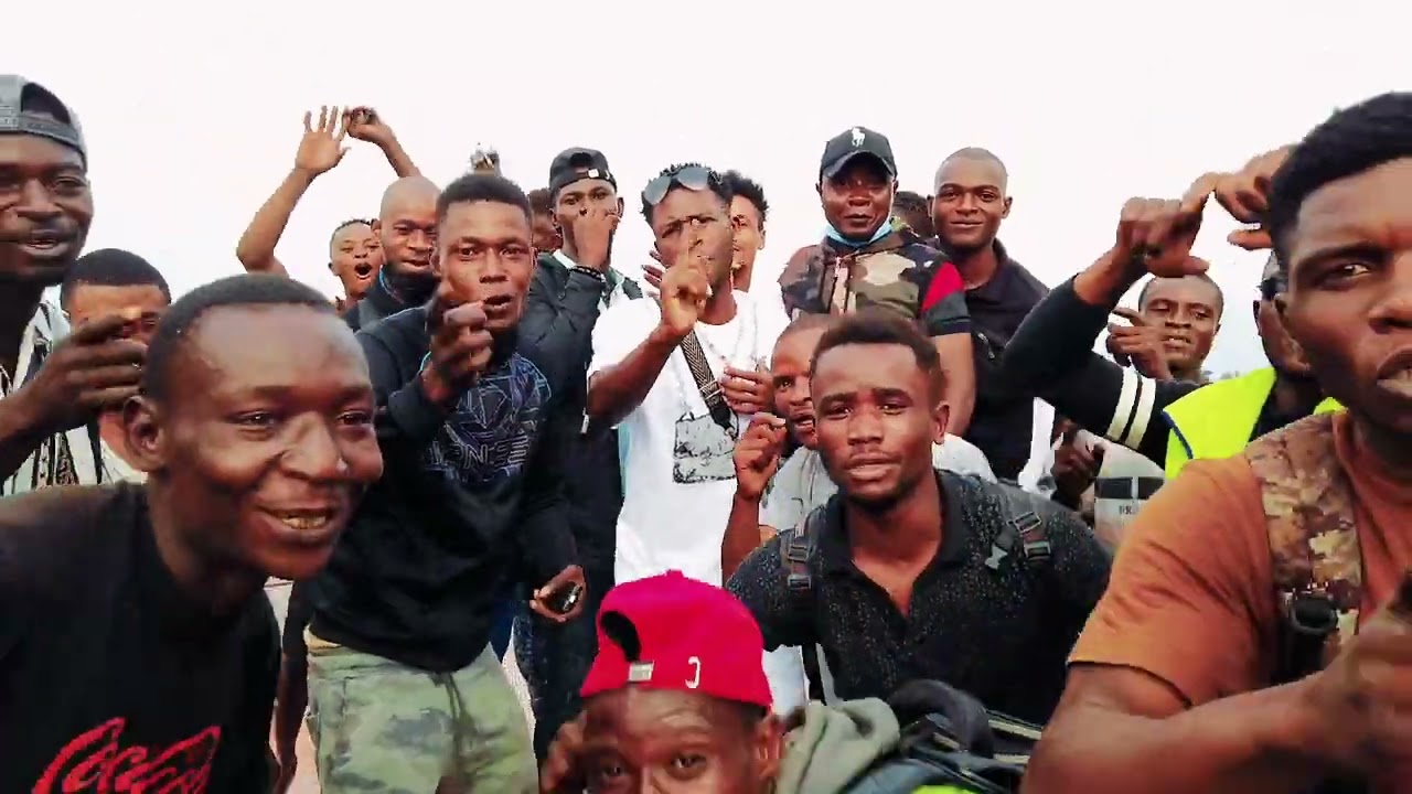 Polo Kamba Robot Toniata