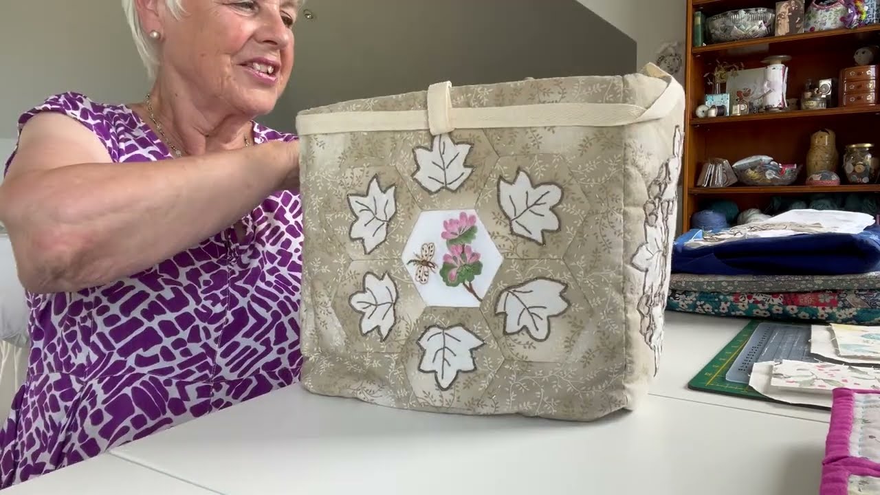 Episode 121 - A new bag and a poem about Bertie the Mole!