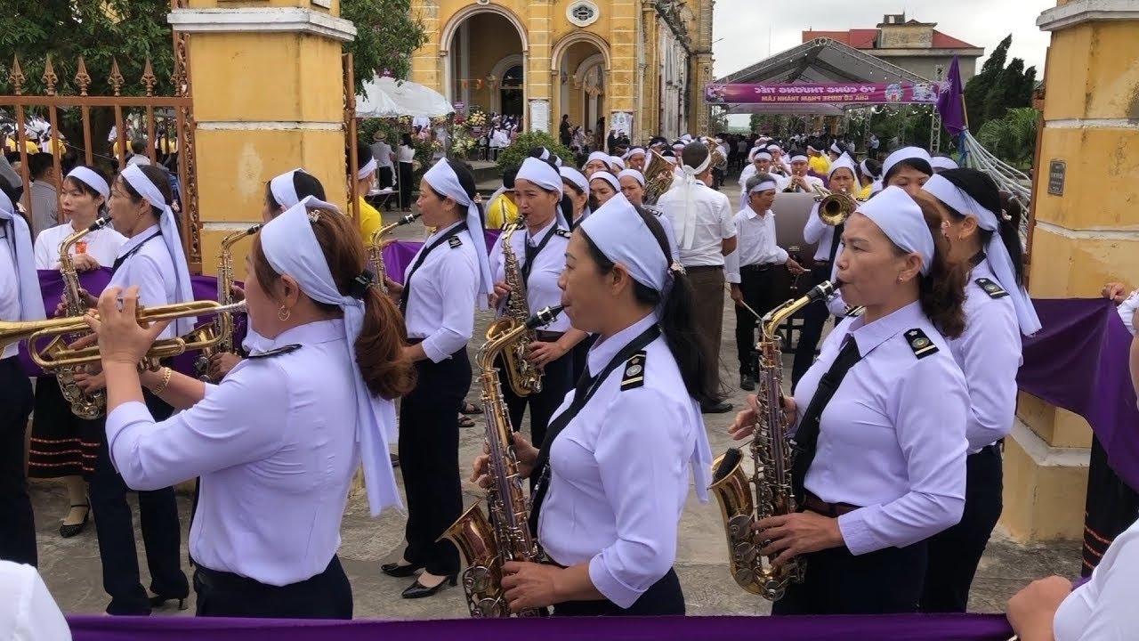 Đón Đoàn Lễ Nghi Vào Dâng Thánh Lễ Cầu Nguyện Cho Cha Cố Giuse Giáo Phận Bùi Chu Đức Cha Chủ Sự