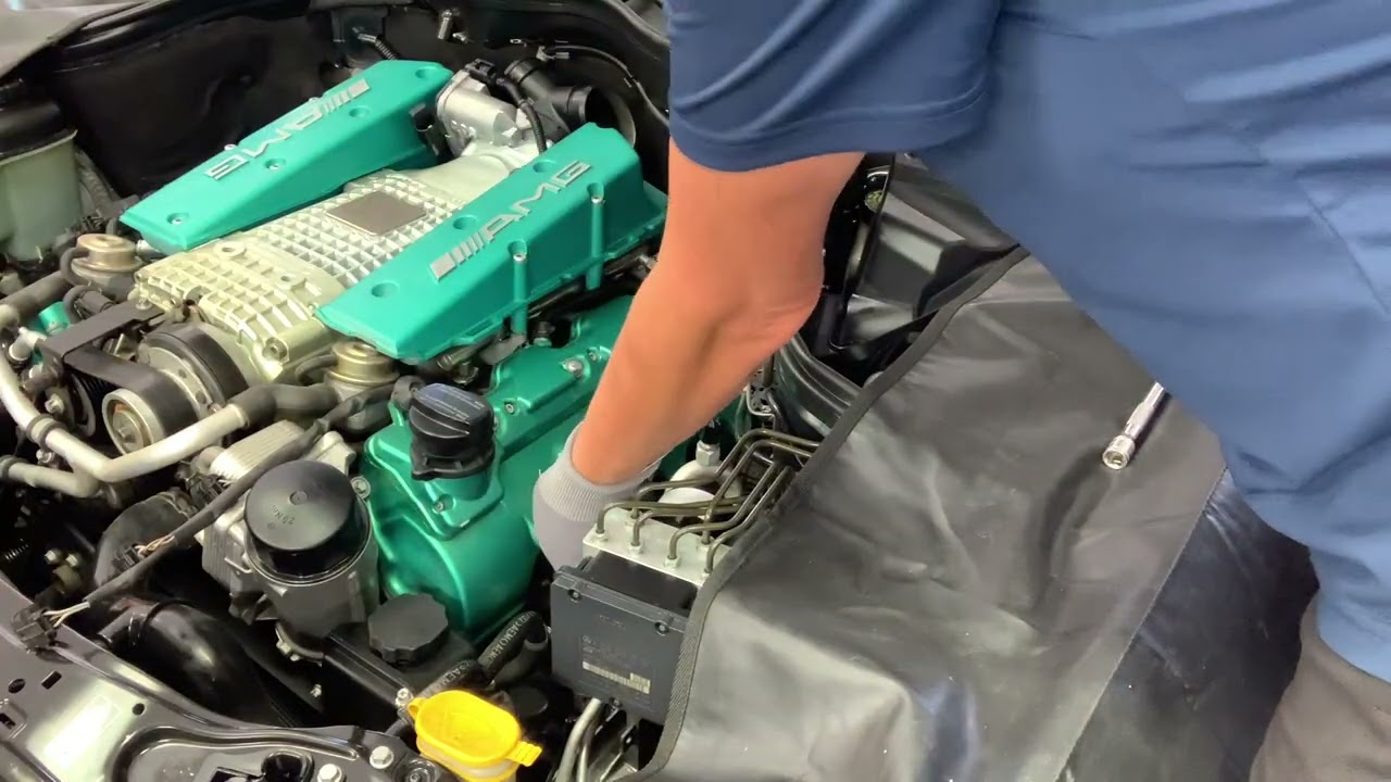Mercedes C32 AMG Spark Plug Replacement- and Misfire Issue- SOLVED!