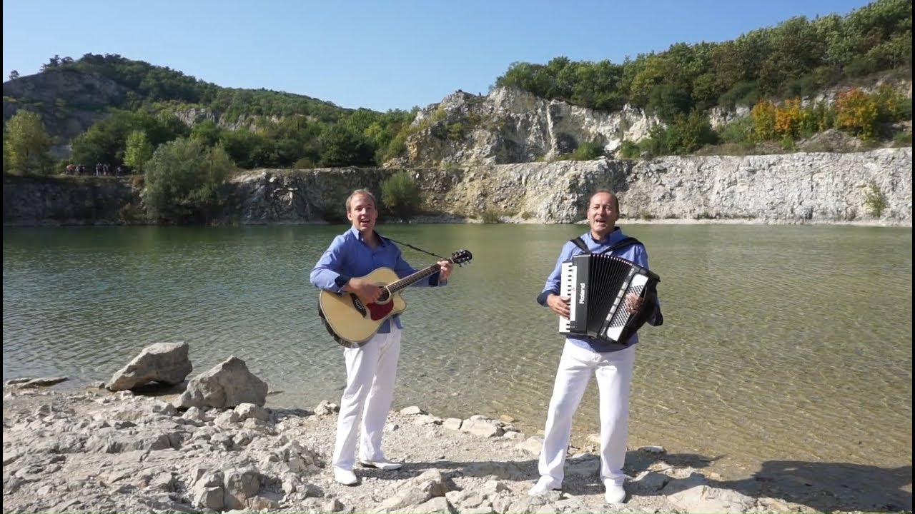 Kapela NAŽIVO - Báječné léto (vlastní tvorba) - oficiální videoklip