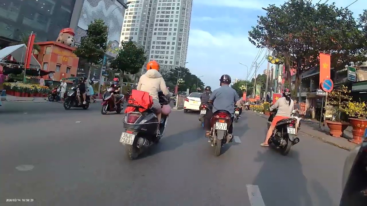 Phần 18 Hai vợ chồng tiếp tục săn lùng hoa ngày 27 tết 14/02/2026