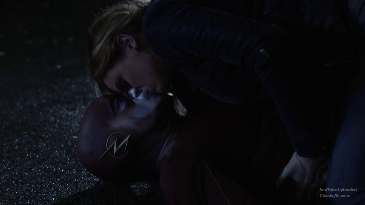 The Flash 3x07: Barry & Caitlin #3 [Killer Frost vs. Flash and Vibe] [FlashFrost Kiss]