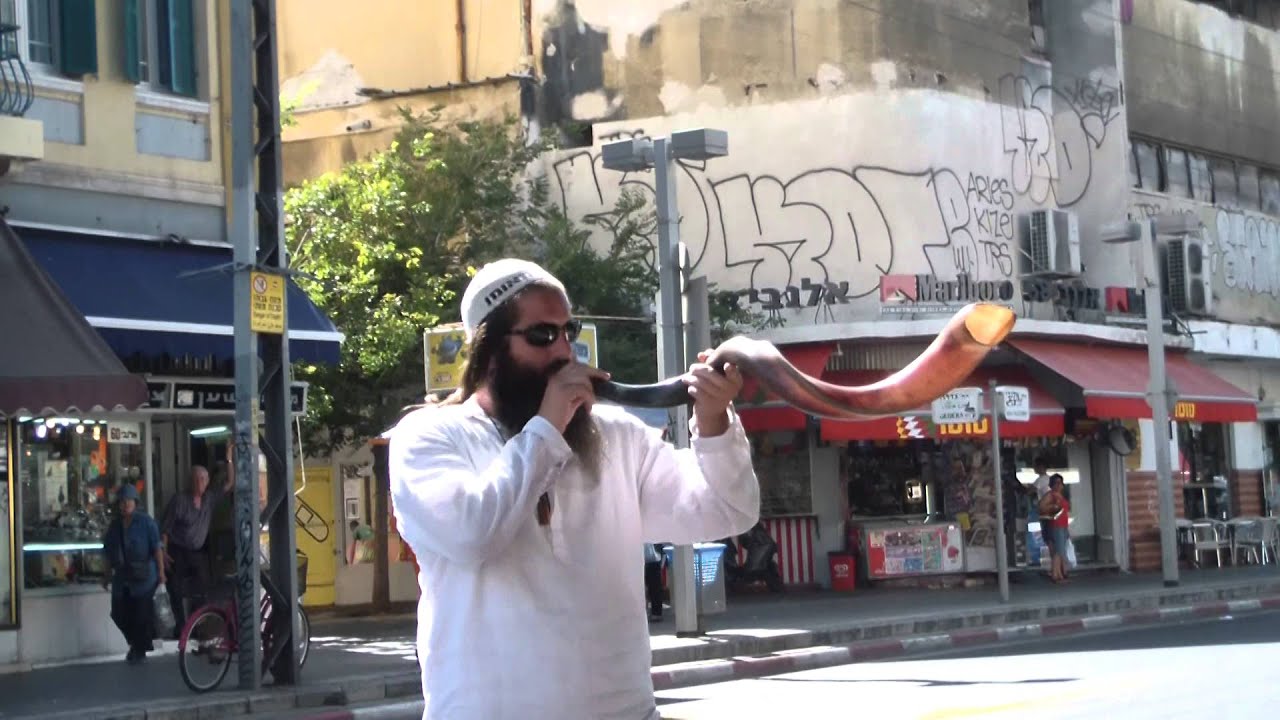 Breslev Hasidic Dance (1)