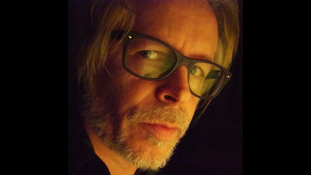 Ep 32 - Phil Solem of the Rembrandts and the Friends theme song