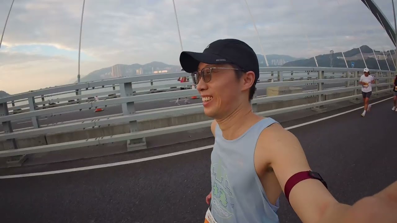 香港街馬2025(全馬) - 聽說人生就如馬拉松,今天就體驗一下!  開始光線不足，可能較震請見諒!