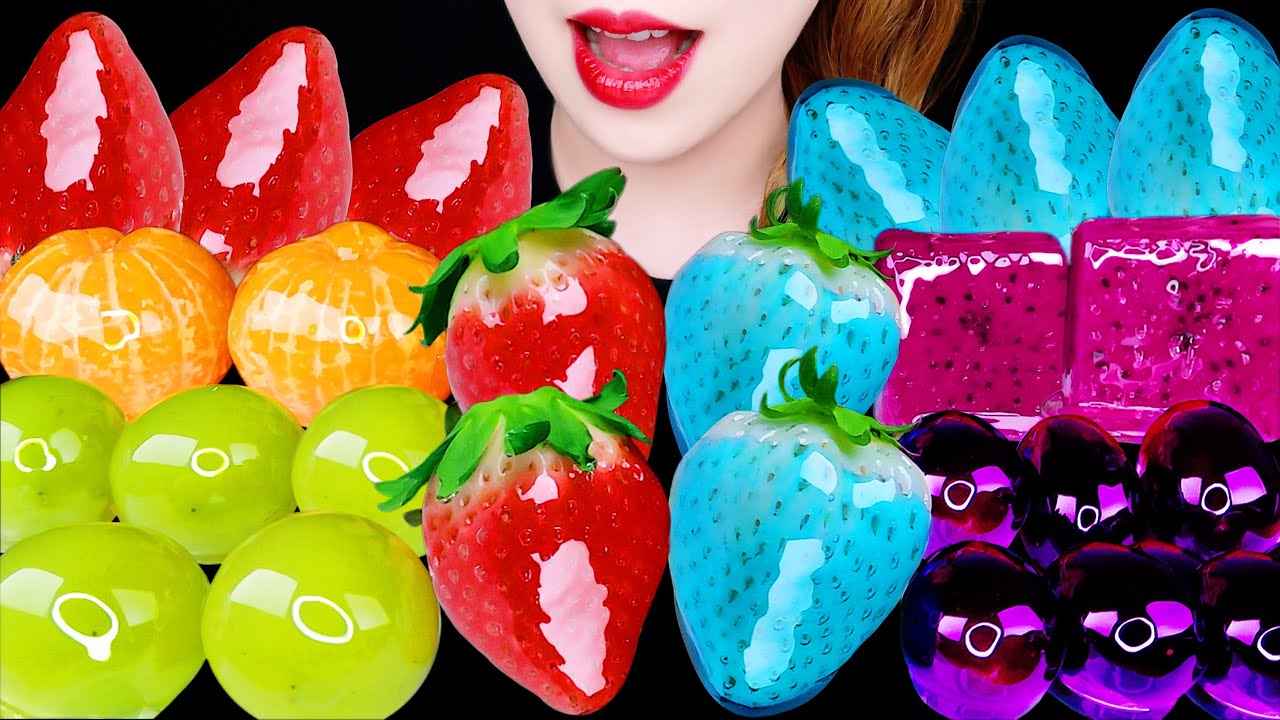 ASMR RAINBOW TANGHULU *BLUE STRAWBERRY, DRAGON FURIT* CANDIED FRUIT EATING SOUNDS MUKBANG 먹방 咀嚼音