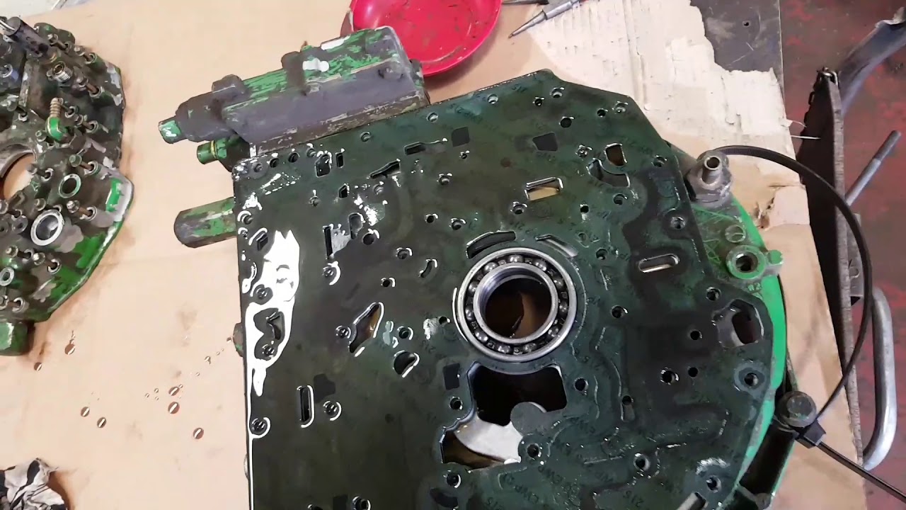 Jd 7530 uszkodzona pompa olejowa zasilająca skrzynie powerquad