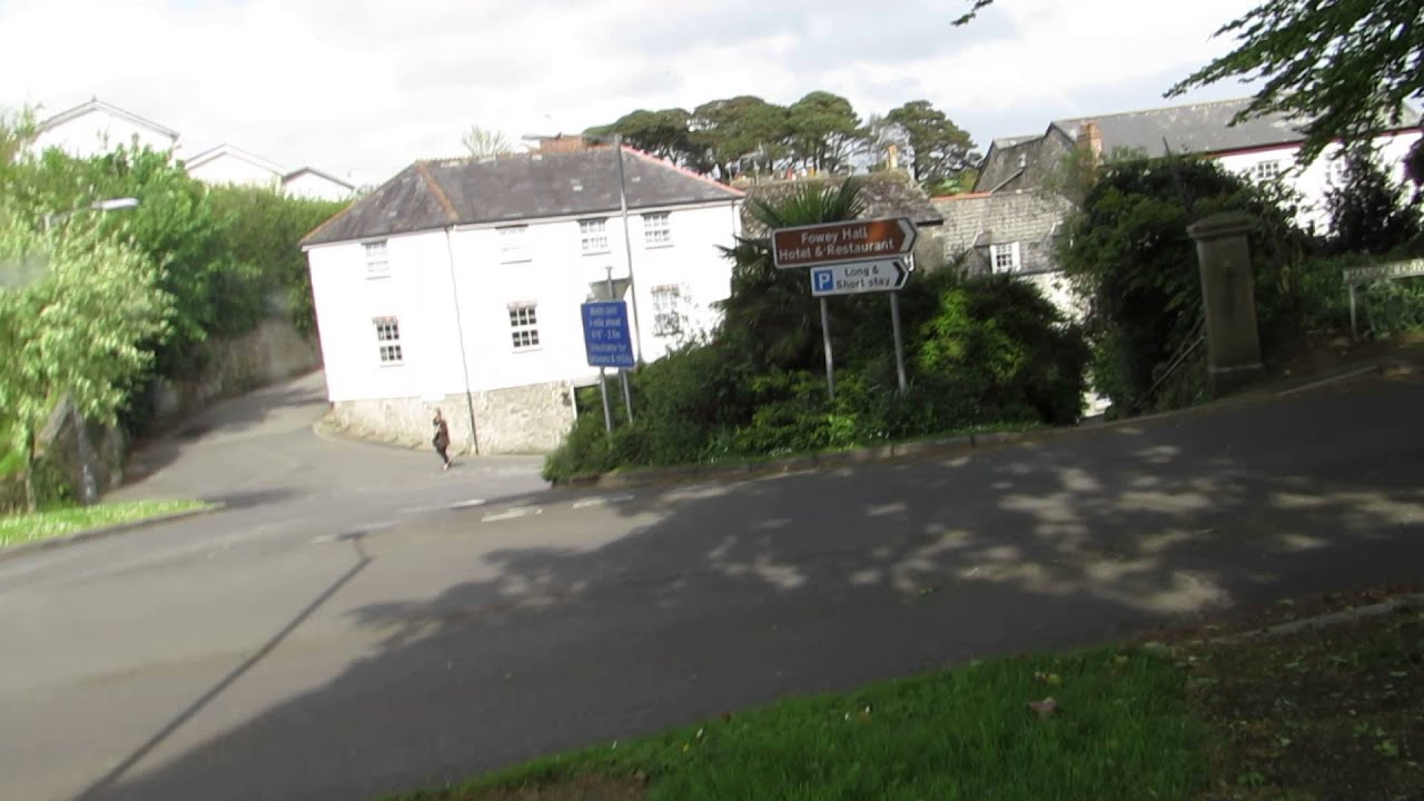 Walk down New Road Hill to Lostwithiel Street in Fowey Cornwall