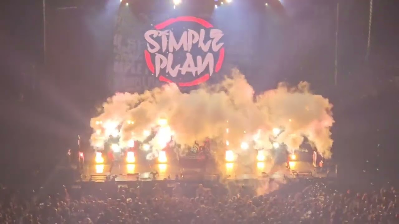 THE OFFSPRING,SIMPLE PLAN  LIVE  @  UBER ARENA  BERLIN 
