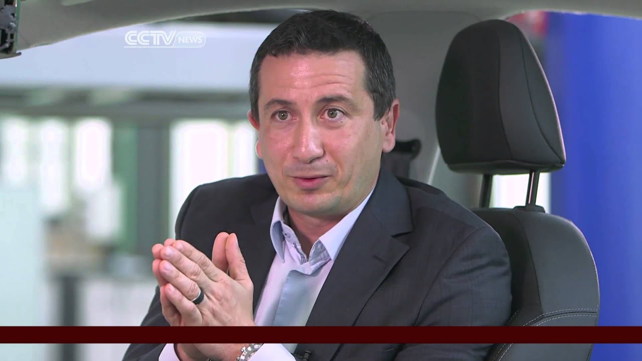 First ever hybrid-air car