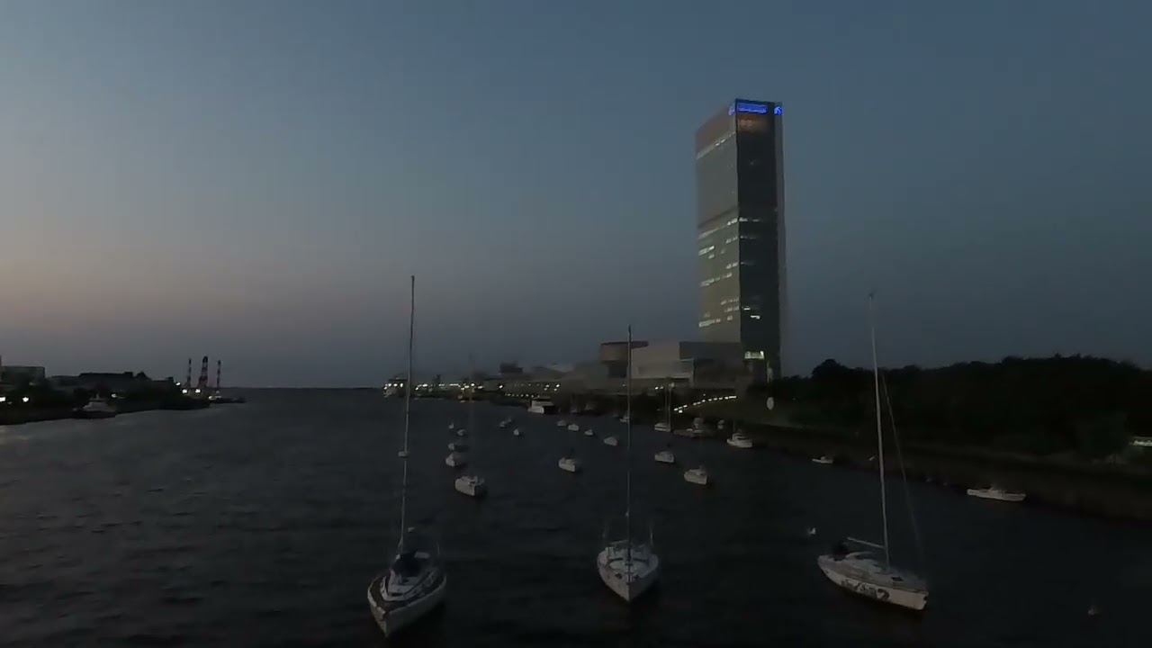 新潟県新潟市中央区万代島 / 250709