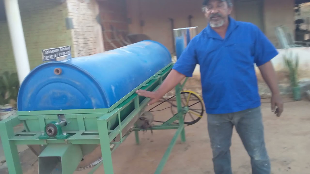 Detalhes de uma máquina de extrair ou tirar goma..