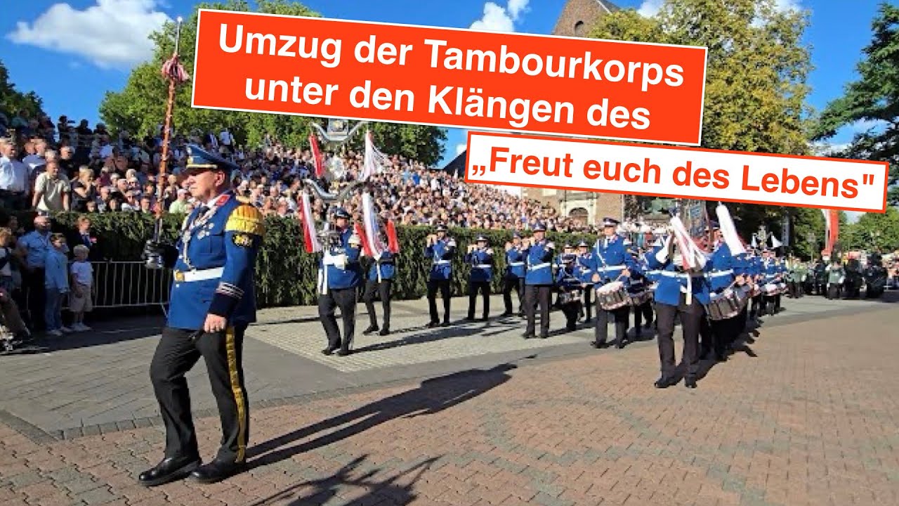 Neusser Bürger Schützenfest 2025 Umzug der Tambourkorps unter den Klängen des Freut euch des Lebens