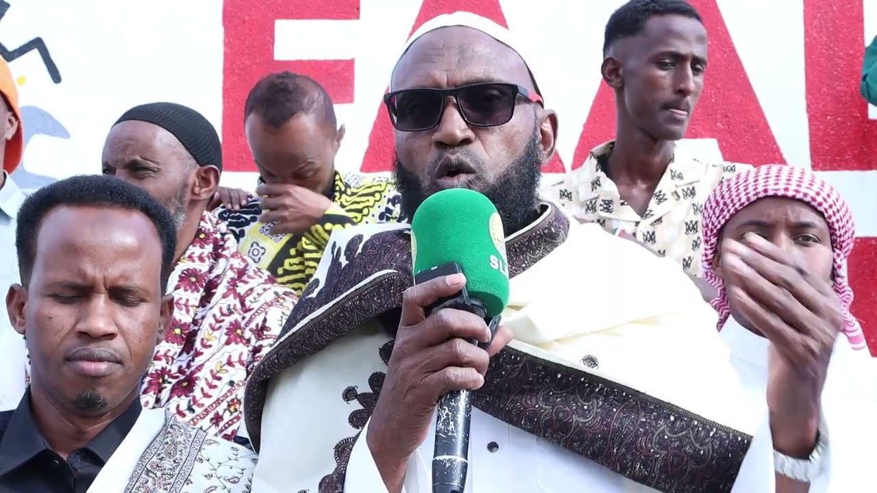 Garoonka degmada Maxamed Mooge oo laga oogay Salaadda Ciidal fidriga.