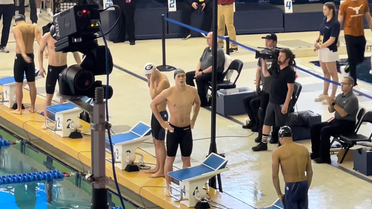 Andrei Minakov (43.71) vs Luca Urlando (43.80) 100 Fly Final 2022 NCAA Championships