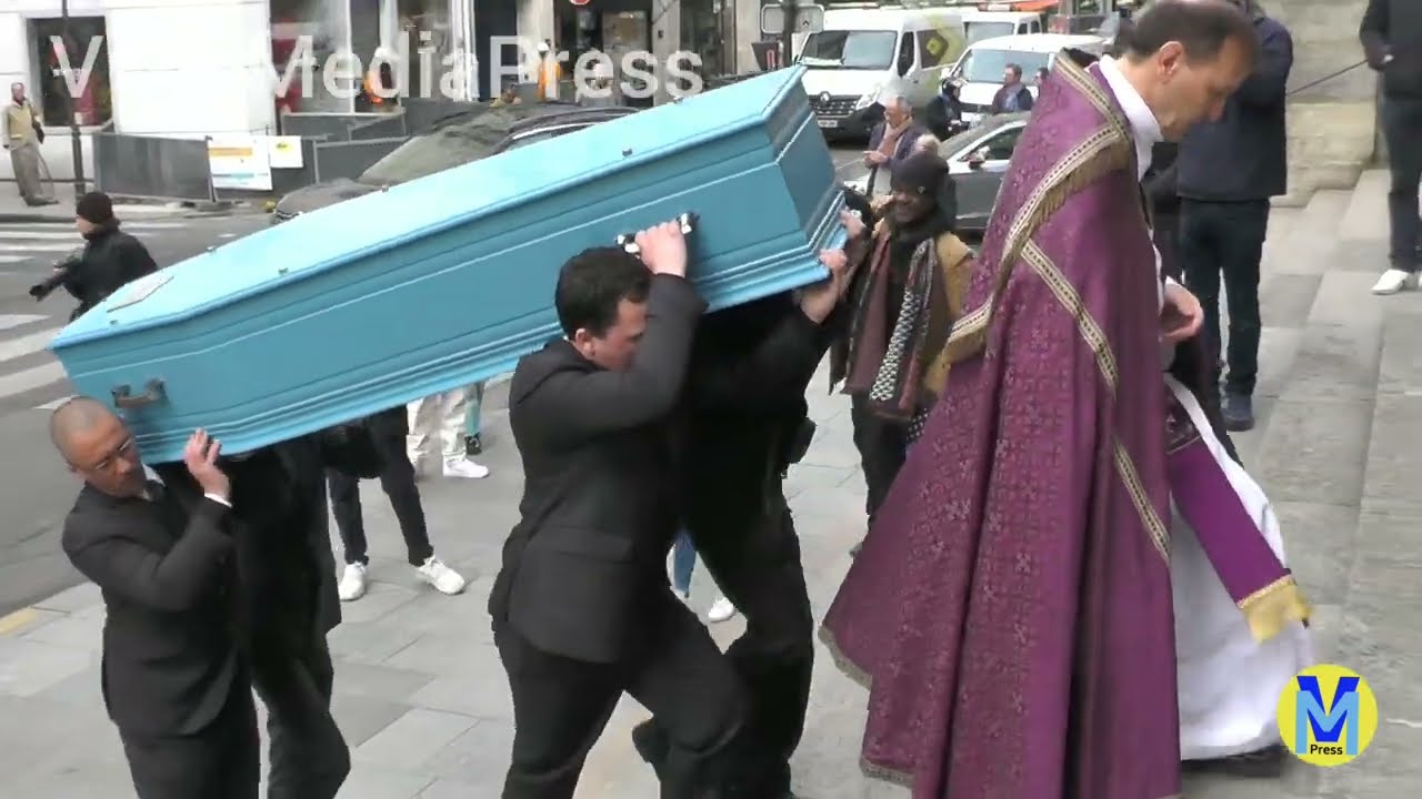 Obsèques de Marion Game : arrivée de la famille et de Gérard Hernandez (Paris 31/03/2023)