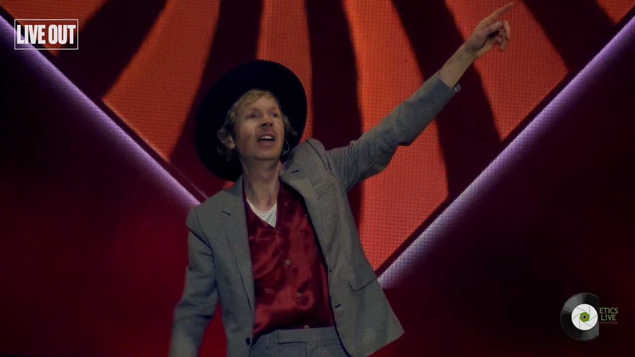 Live Out 2019: Beck - Loser