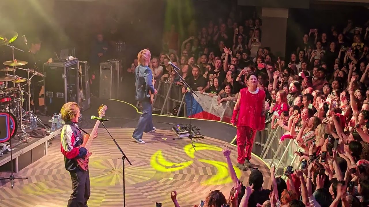 ONE OK ROCK - Neon - Live @ Prague - June 4 2023