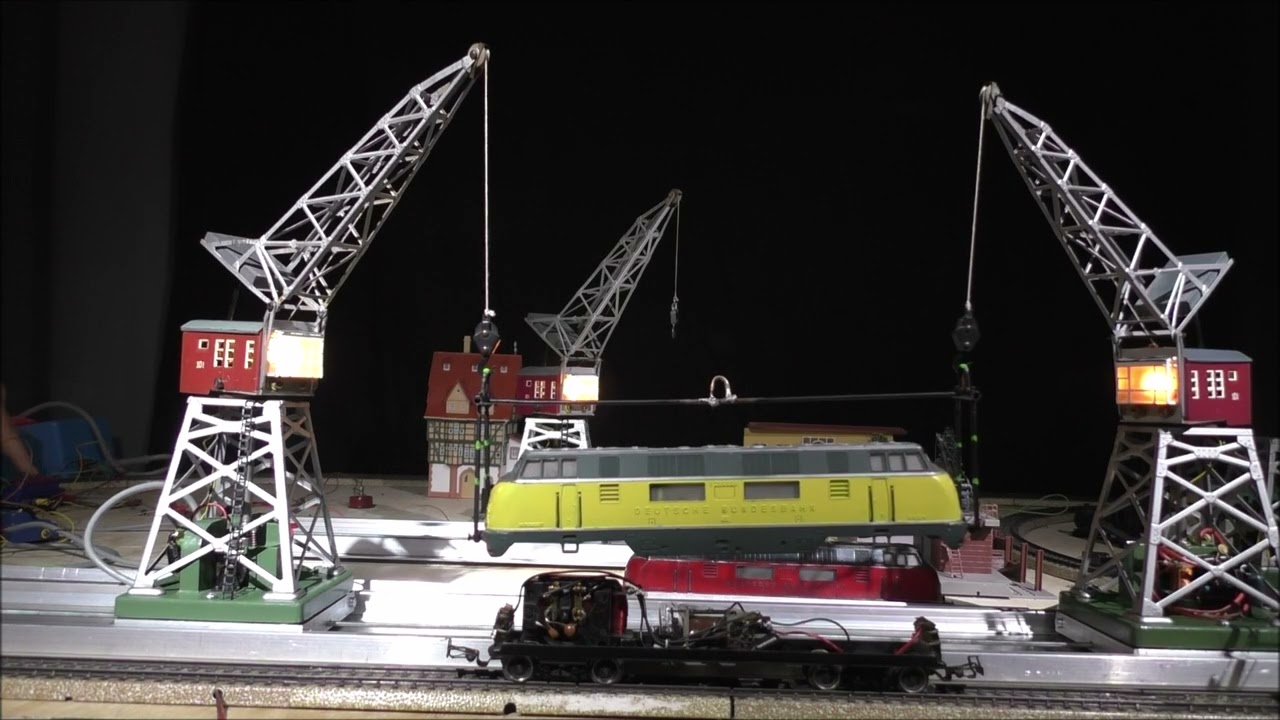 Märklin Kran 7051 (451) aus Schienen im Einsatz