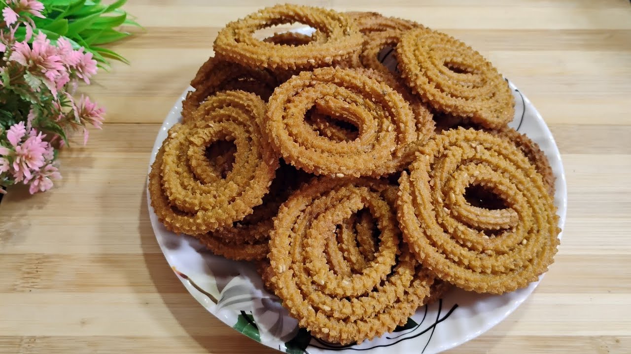 Jowar ke aate se bani crispy chakli | No maida, no rice flour, no besan! | Healthy aur tasty snacks😋