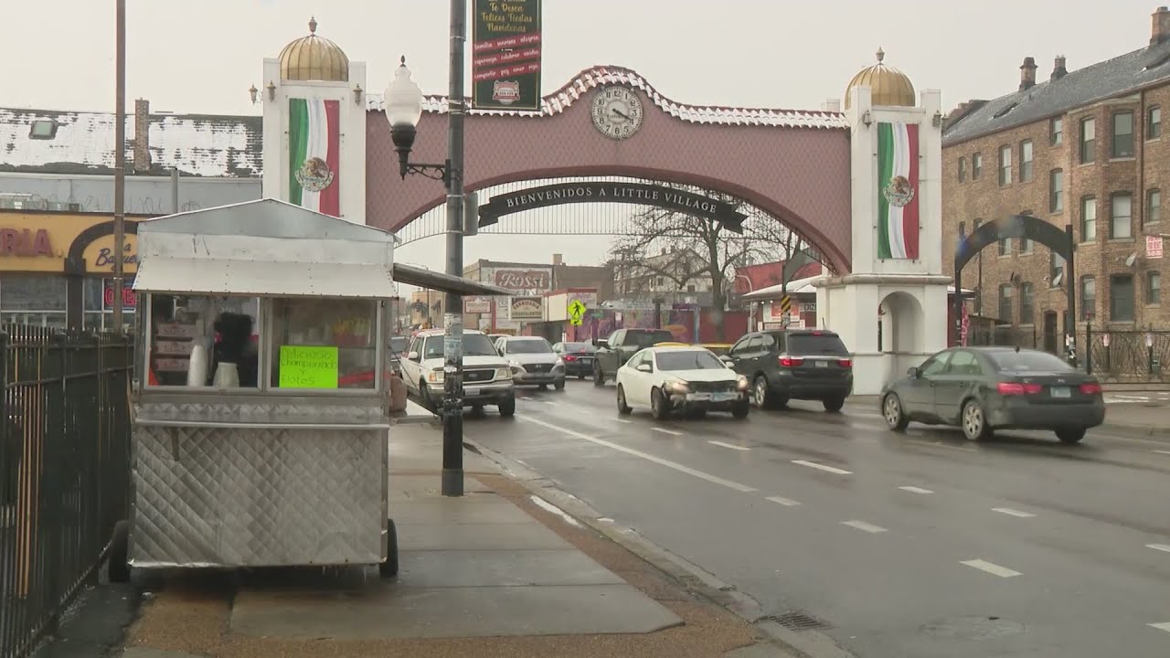 Little Village community concerned after street vendors were robbed