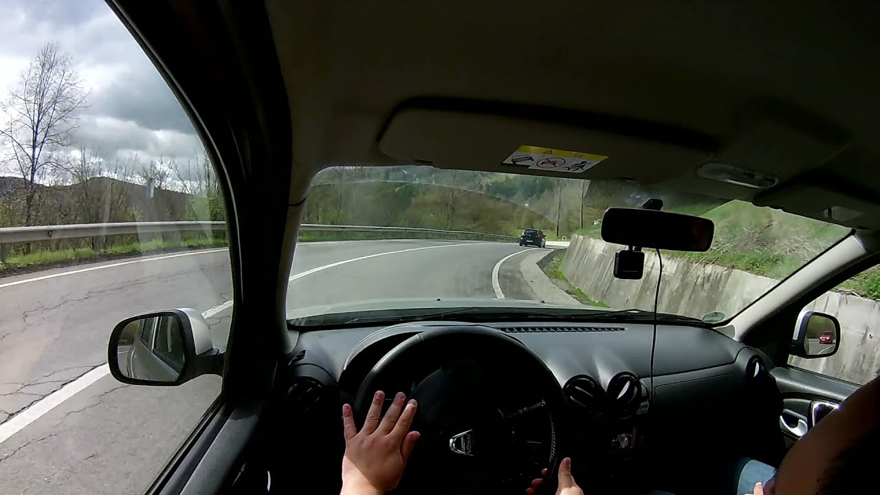 Dacia Duster 1.5 dCi 110 hp 270 Nm (in theory) POV RELAXED ELEGANT DRIVING Mountain green area