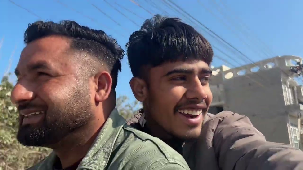 Ajj chle asi kam dekhn🙂